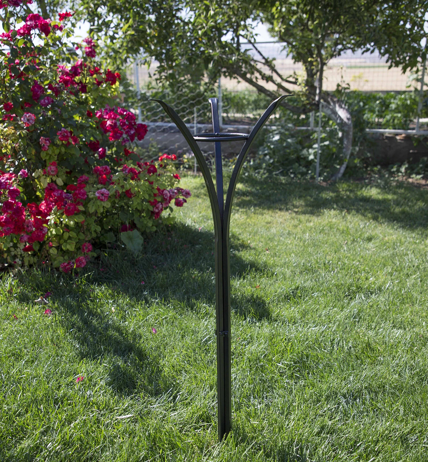 36" Steel Birdbath Stand 2 36" Steel Birdbath Stand - Image 2