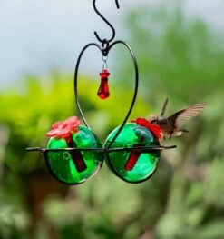 Double Droplet Heart Feeder With Perches - Green