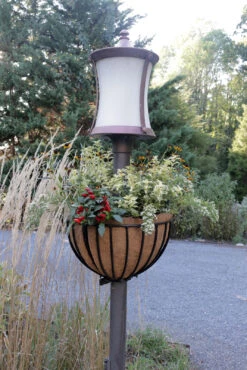 Residential Lamppost Hayrack 14 Residential Lamppost Hayrack -Garden Decoration Store LPH18 P1 1600 33788.1701701983