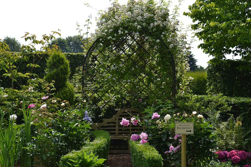 Enclosed Garden Arbor 4 Enclosed Garden Arbor - Image 4
