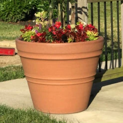 Rolled Rim Planter -Garden Decoration Store rolled rim insitu 44173.1678887564